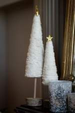 Kerstboom op voet klein - wol wit - Afbeelding 3